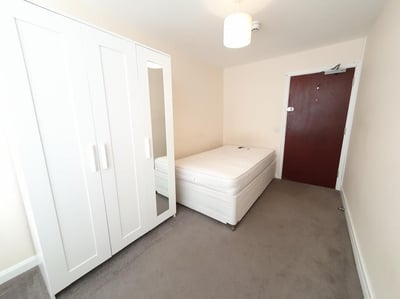 Room Beach Road in Newhaven
