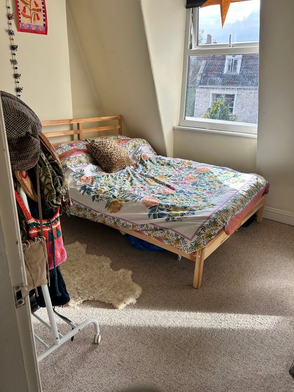 Room Gloucester Road in Bristol