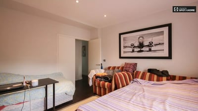 Flat Tennyson Street in Greater London