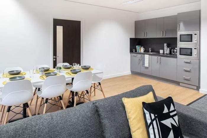 Room Westwood Way in Coventry