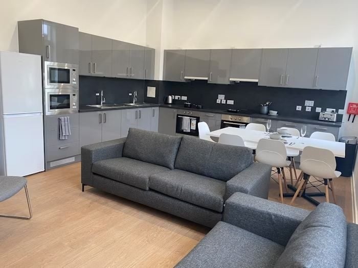 Room Westwood Way in Coventry