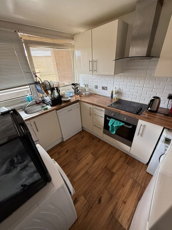 Room Evenwood Close in Greater London