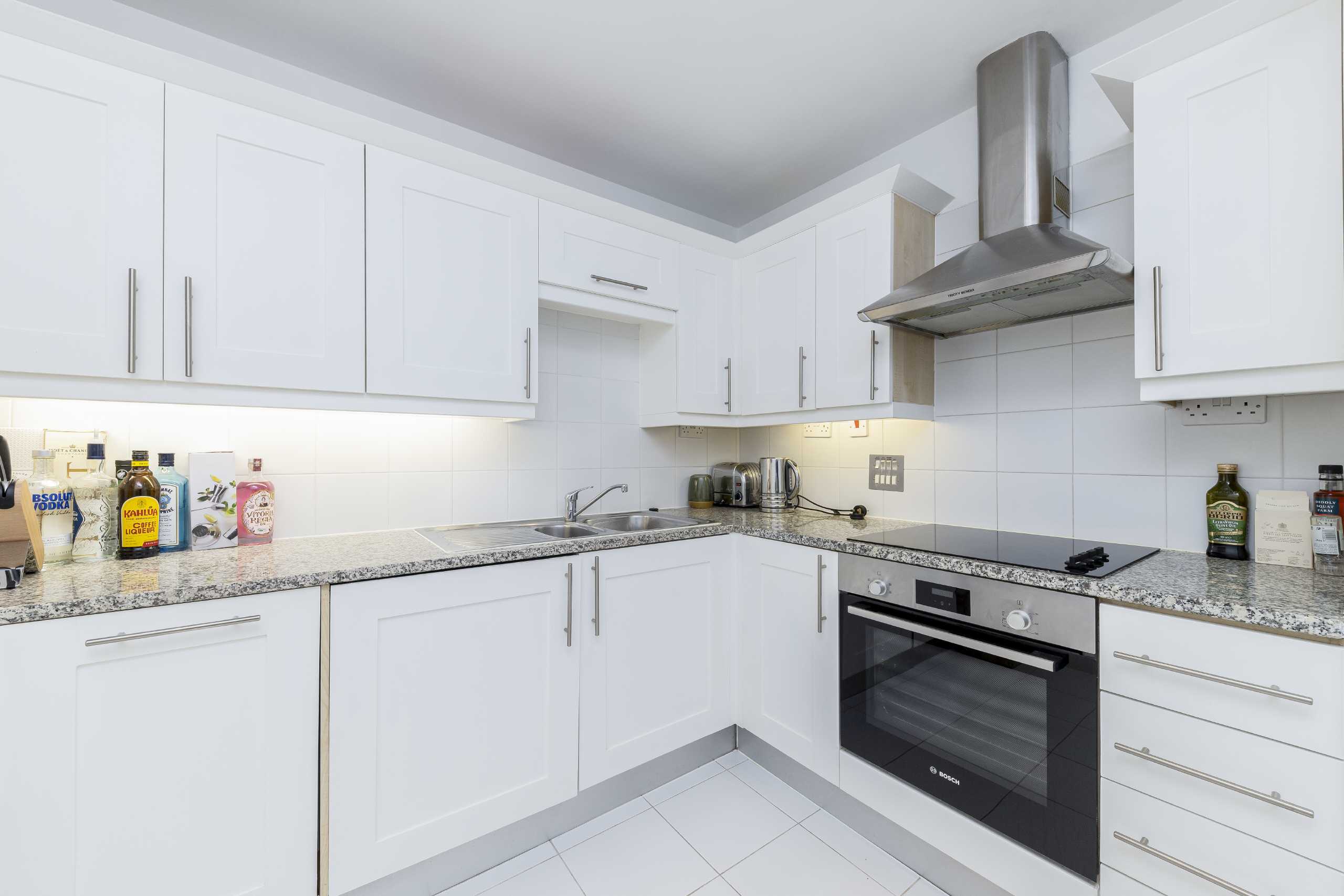 Flat Belvedere Road in Greater London
