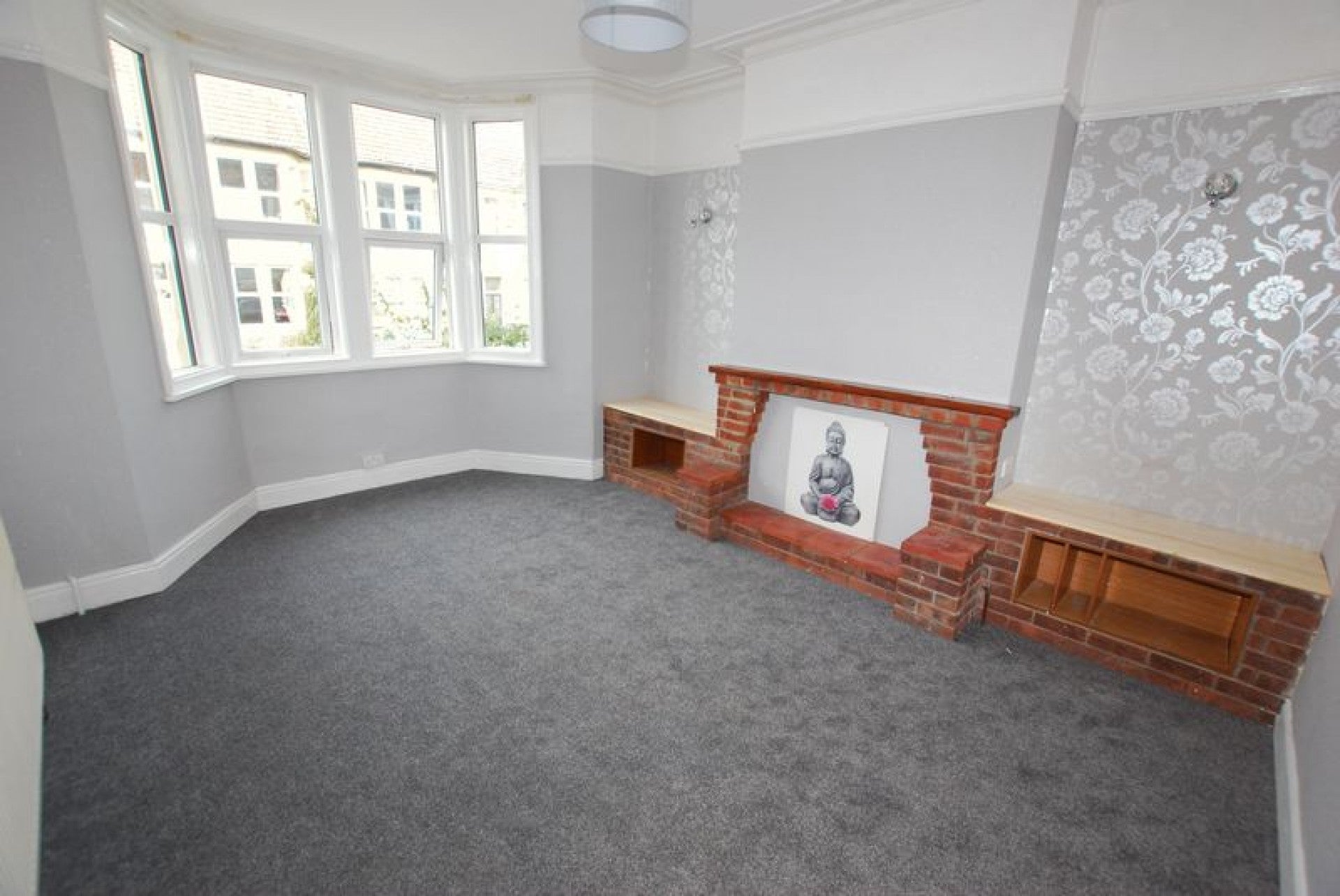 Flat Robertson Road in Bristol