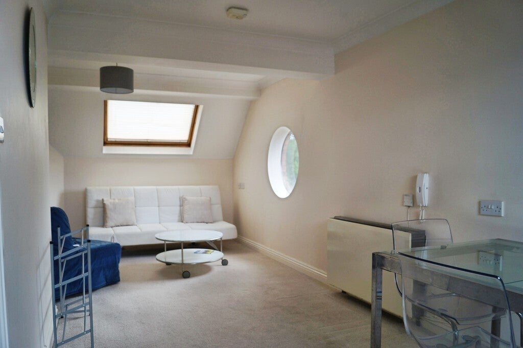 Flat Oriel Drive in Glastonbury