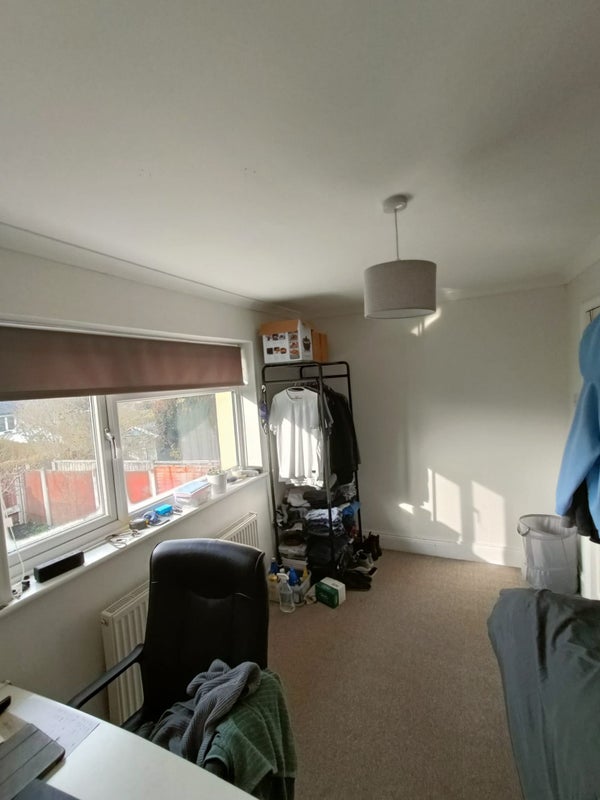 Room Thistledown Road in Nottingham