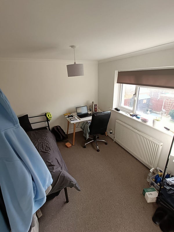 Room Thistledown Road in Nottingham
