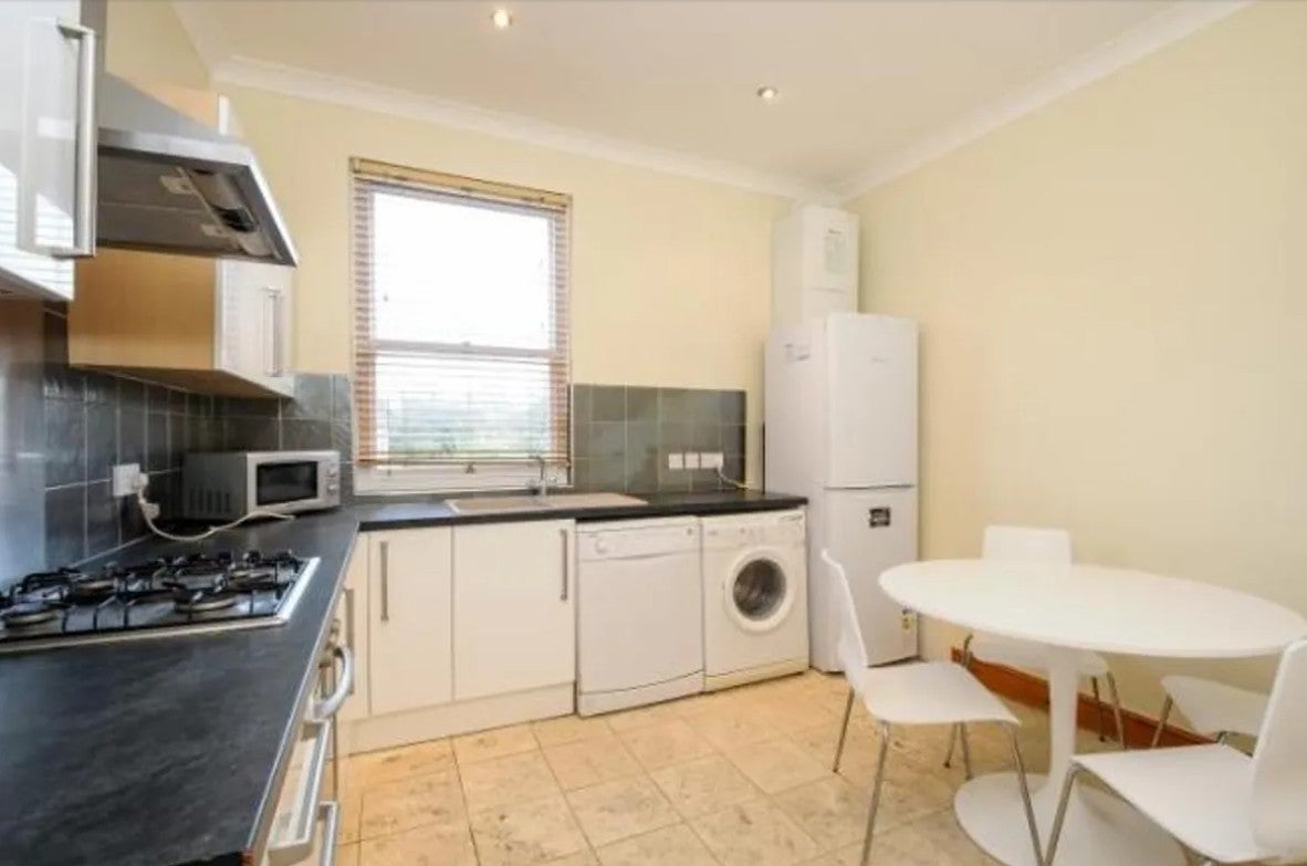 Flat Annandale Road in Greater London