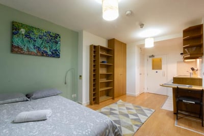 Flat Gloucester Street in City of Westminster