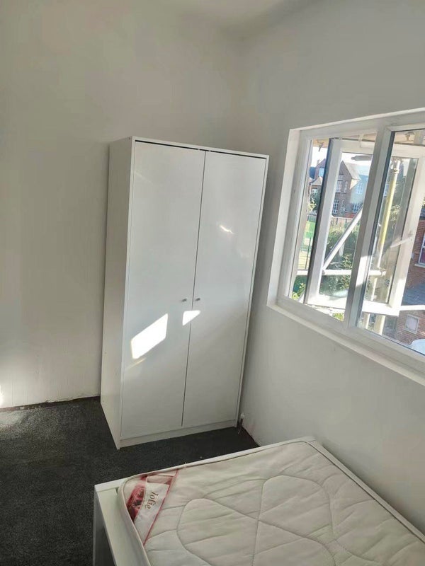 Room Birkin Avenue in Nottingham