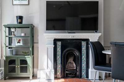 Flat Racton Road in Greater London