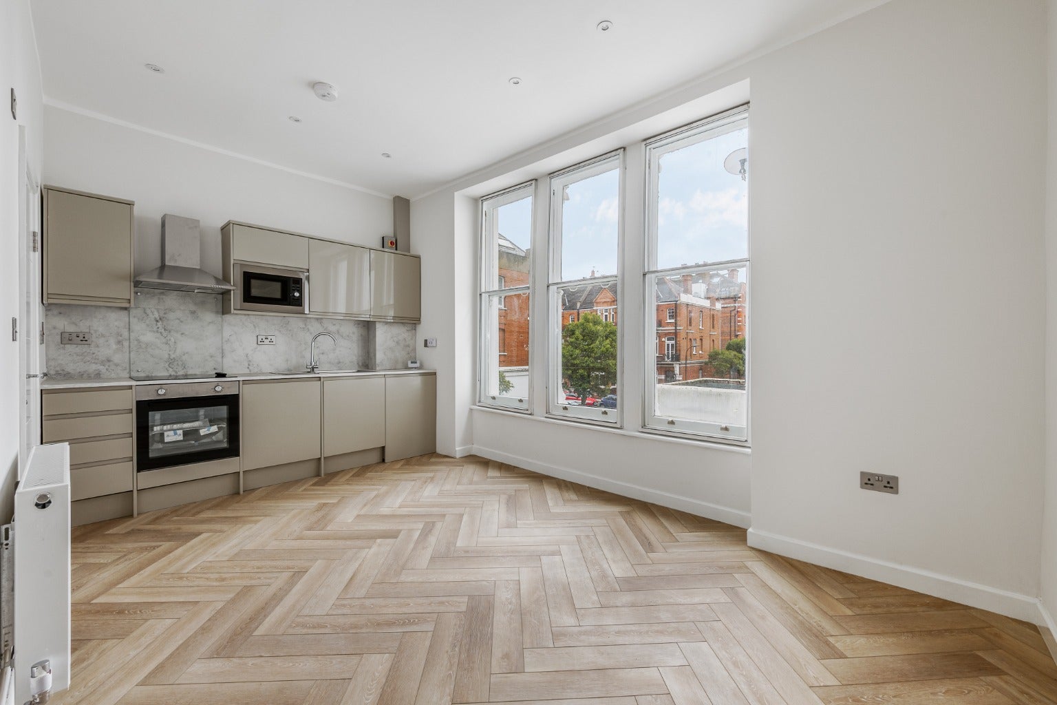 Flat Palliser Road in Greater London