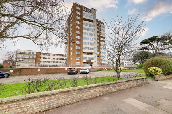 Flat Boundary Road in Worthing