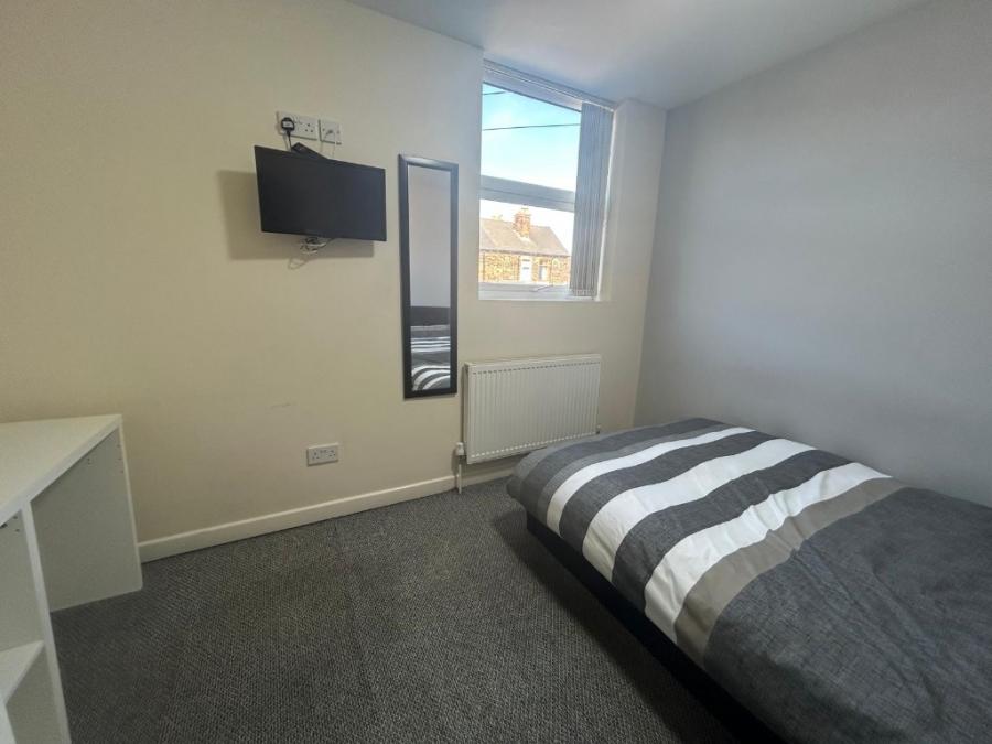 Room Conway Street in Stoke-on-Trent