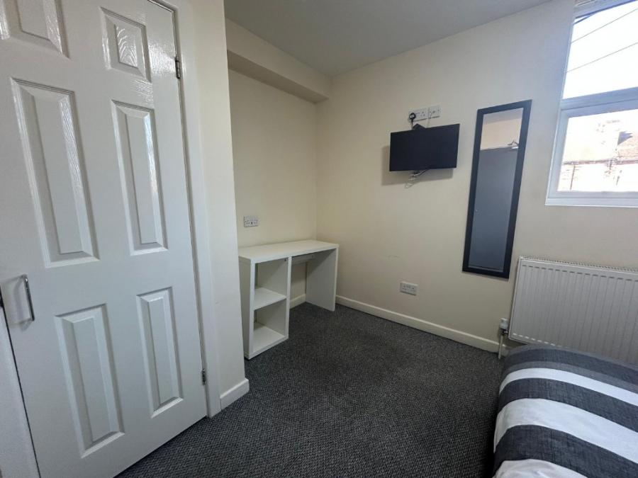 Room Conway Street in Stoke-on-Trent