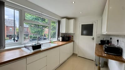 House Castlebar Park in Greater London