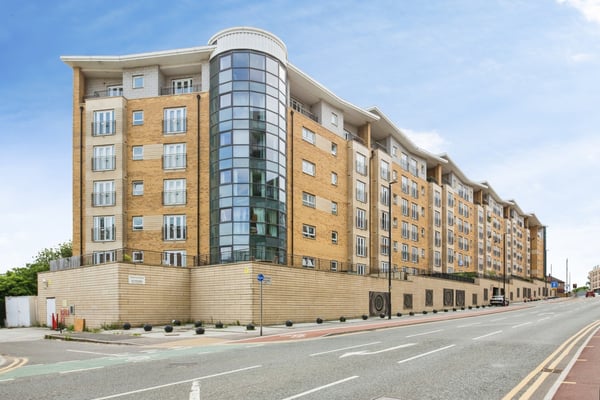 Flat Middlewood Street in Salford
