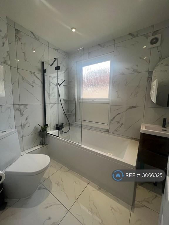 Room Kashgar Road in Greater London