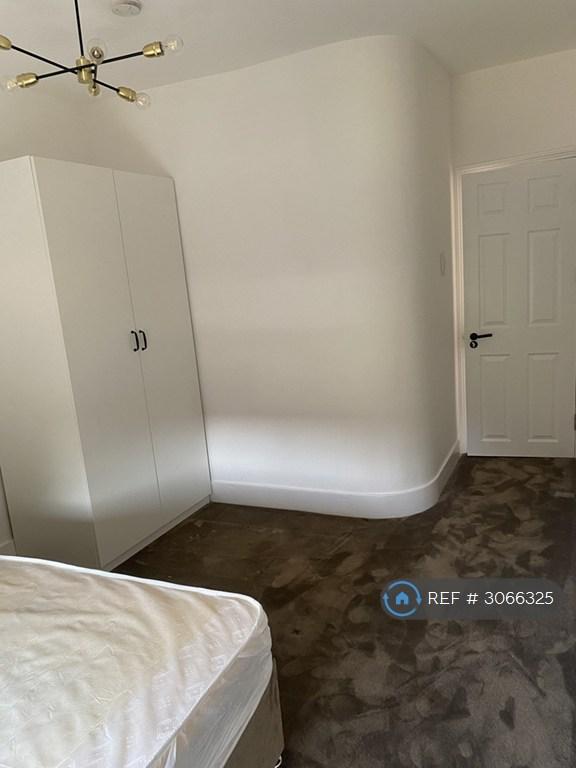 Room Kashgar Road in Greater London