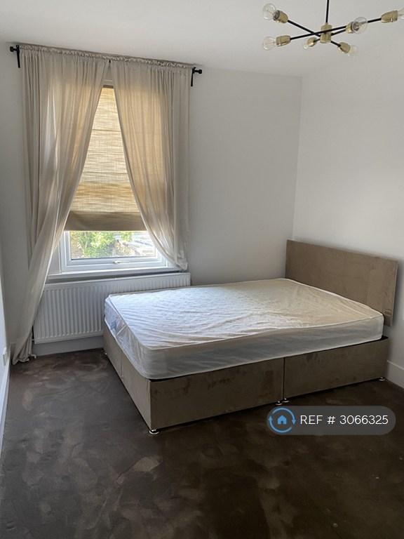 Room Kashgar Road in Greater London
