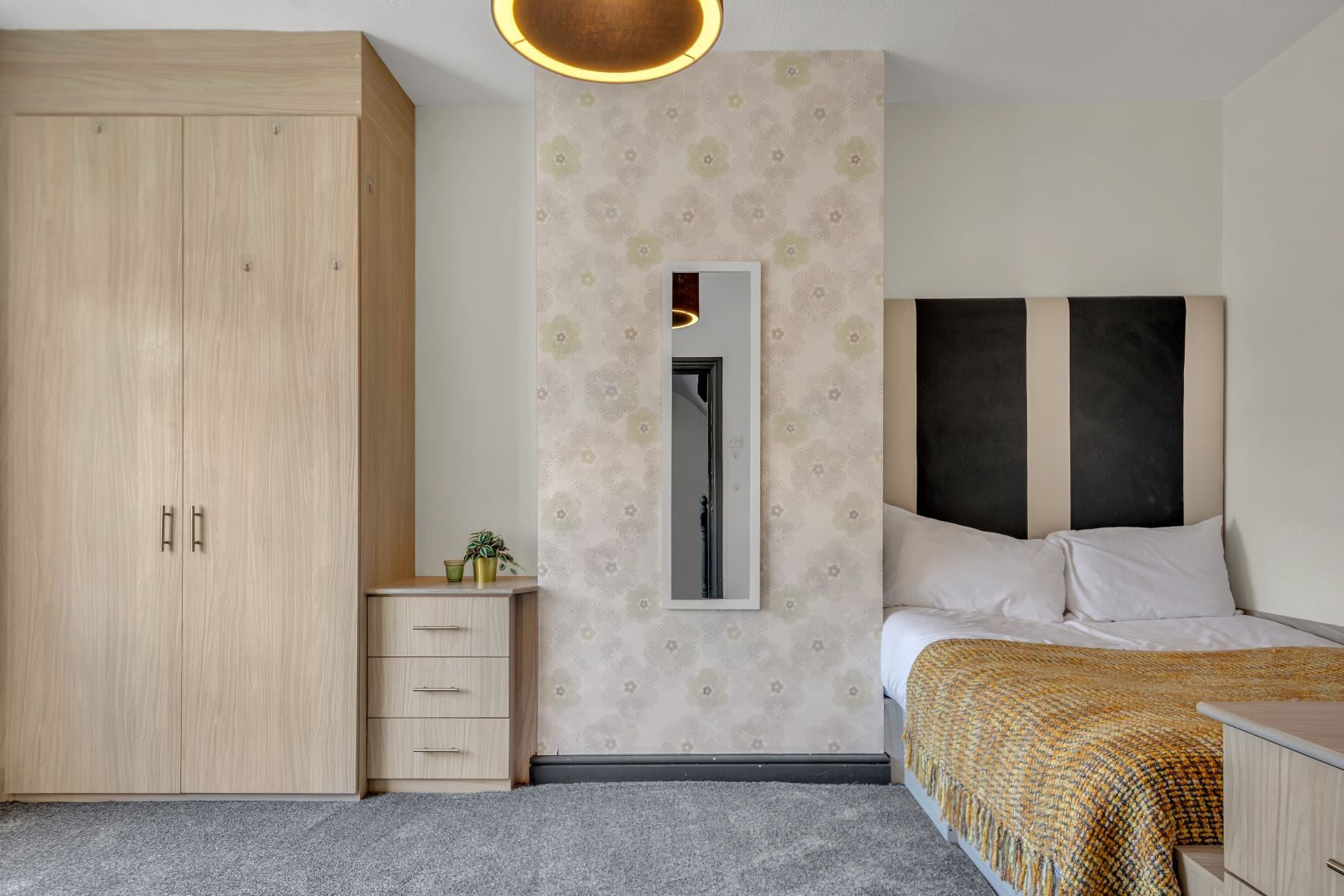 Room The Village Street in Leeds