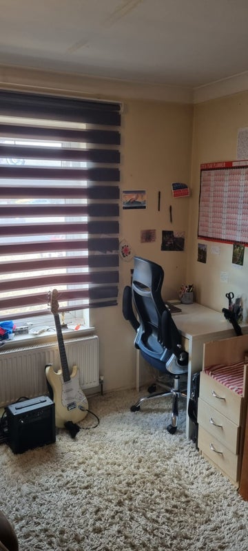 Room Staveley Close in Greater London