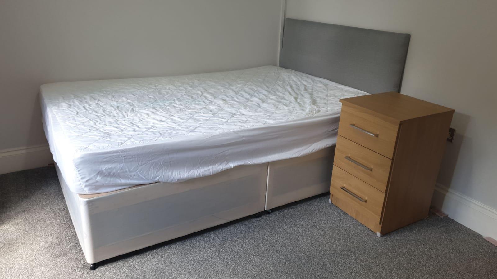 Room Oakington Avenue in Greater London