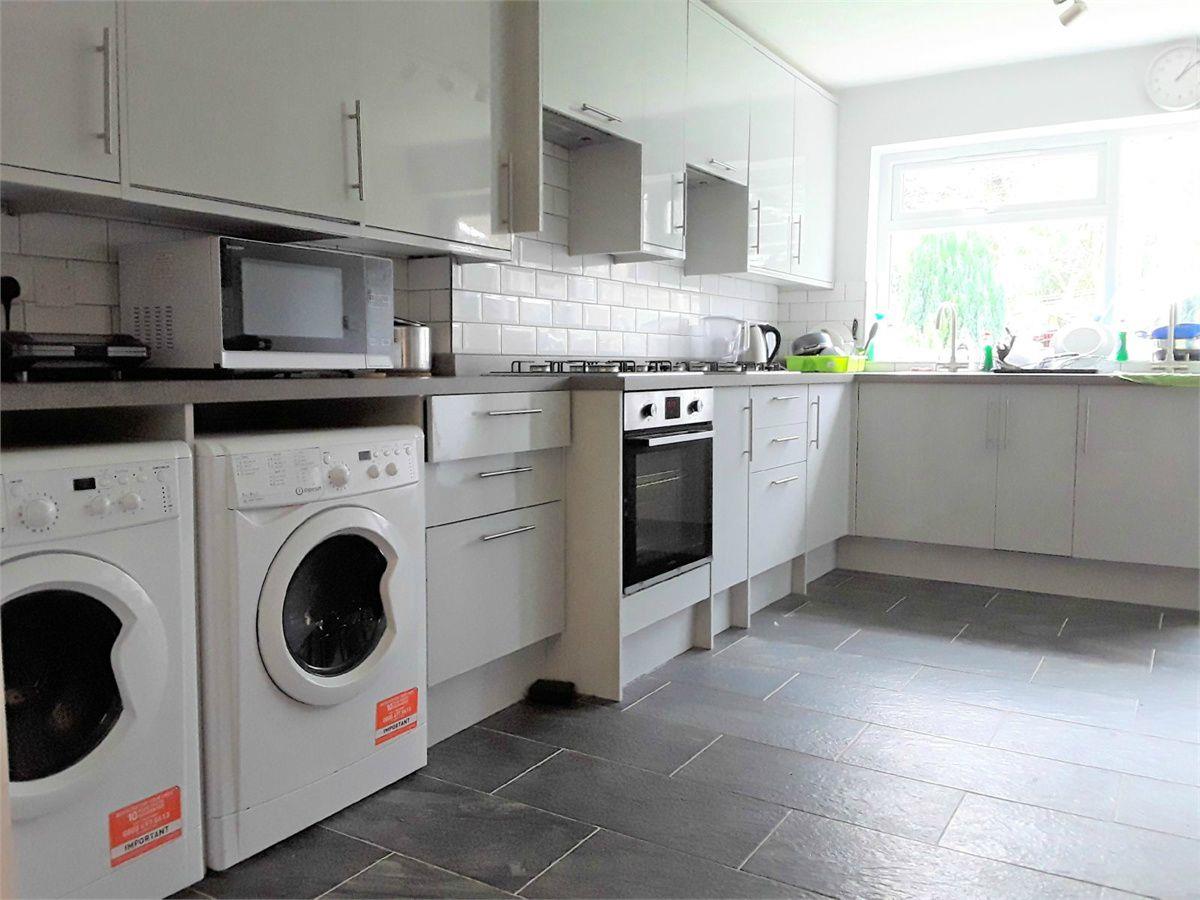 Room Oakington Avenue in Greater London
