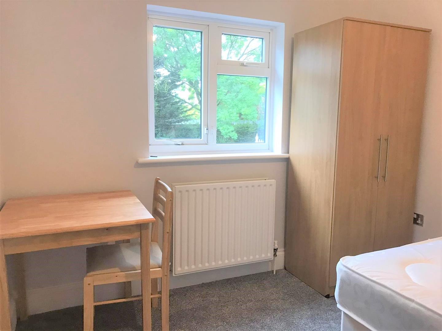 Room Oakington Avenue in Greater London