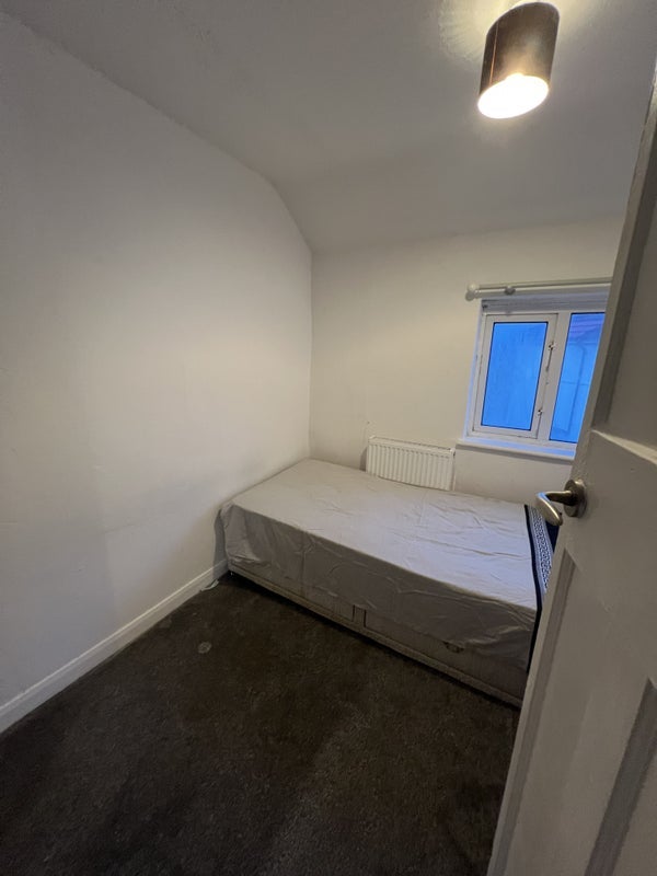 Room Beldams Lane in East Hertfordshire