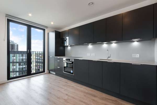 Flat Plaistow Road in Greater London