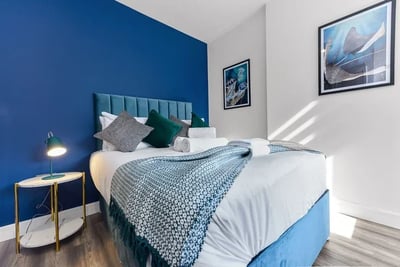 Flat Elder Avenue in Greater London