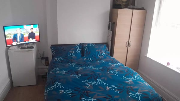 Room Wimpole Close in Greater London