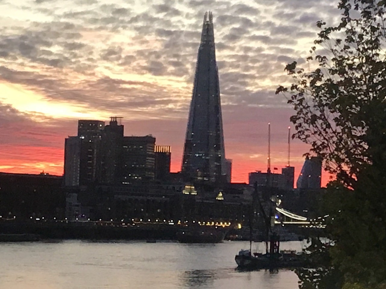 Flat Wapping High Street in Greater London