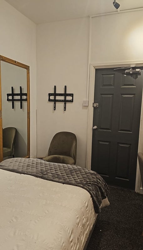 Room Connaught Street in Bury