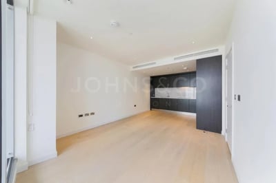 Flat Burdett Road in Greater London