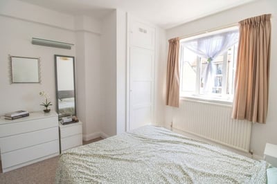 Room Lushington Lane in Eastbourne