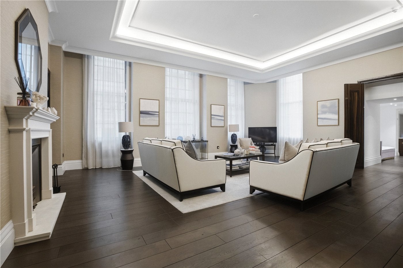 Flat Whitehall Place in City of Westminster