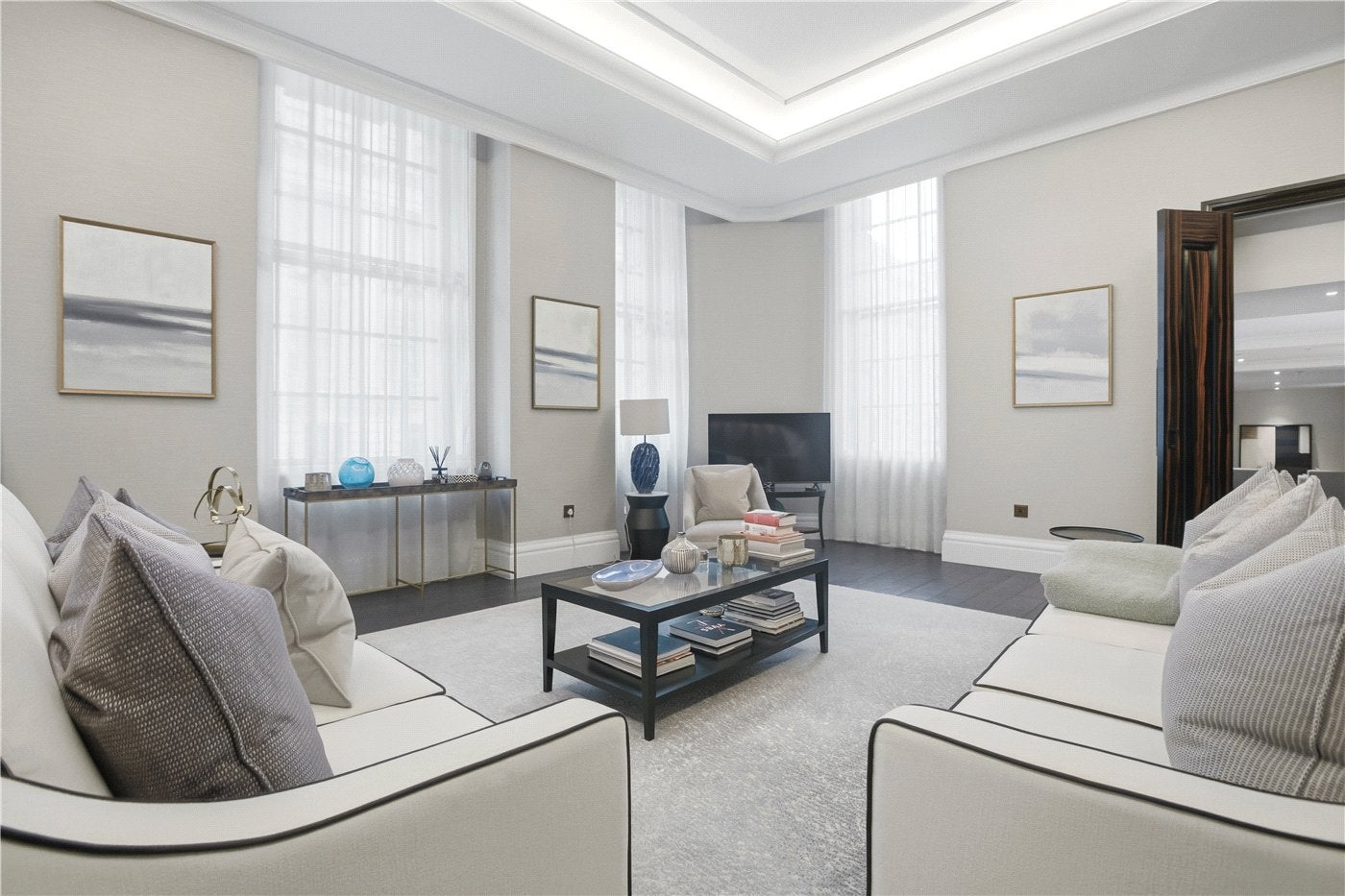 Flat Whitehall Place in City of Westminster