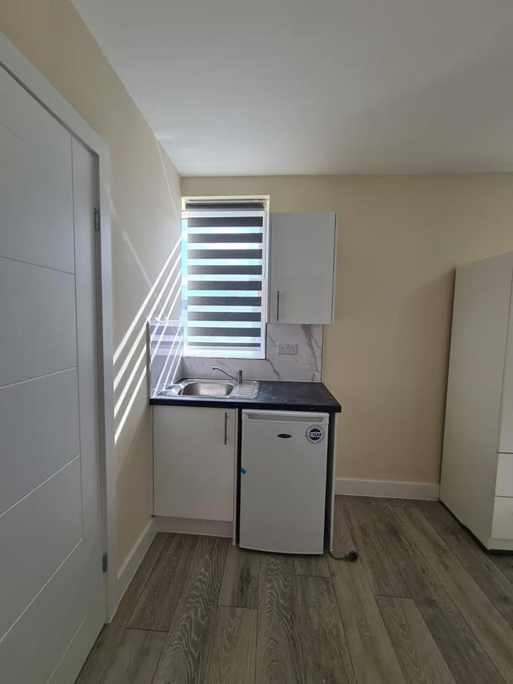 Room Minard Road in Greater London