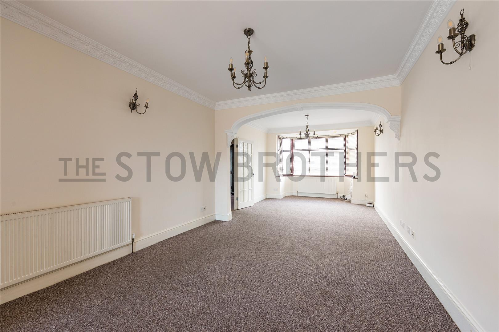 House Roding Lane North in Greater London