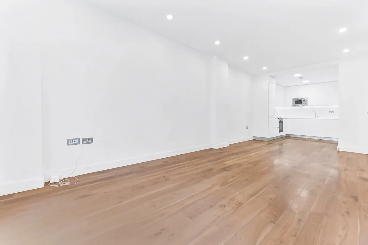 Flat Orsman Road in Greater London