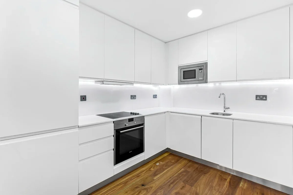 Flat Orsman Road in Greater London