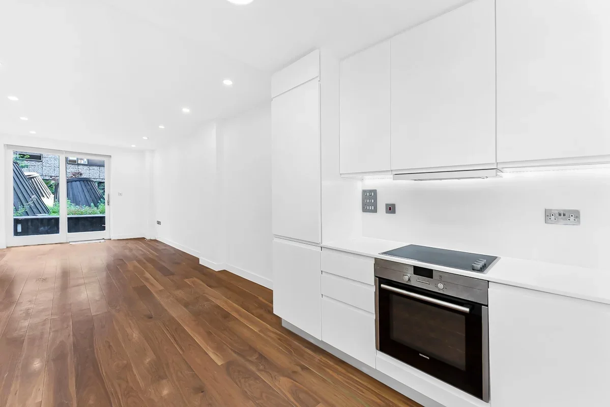 Flat Orsman Road in Greater London