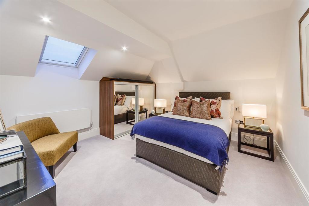 Flat Rainville Road in Greater London