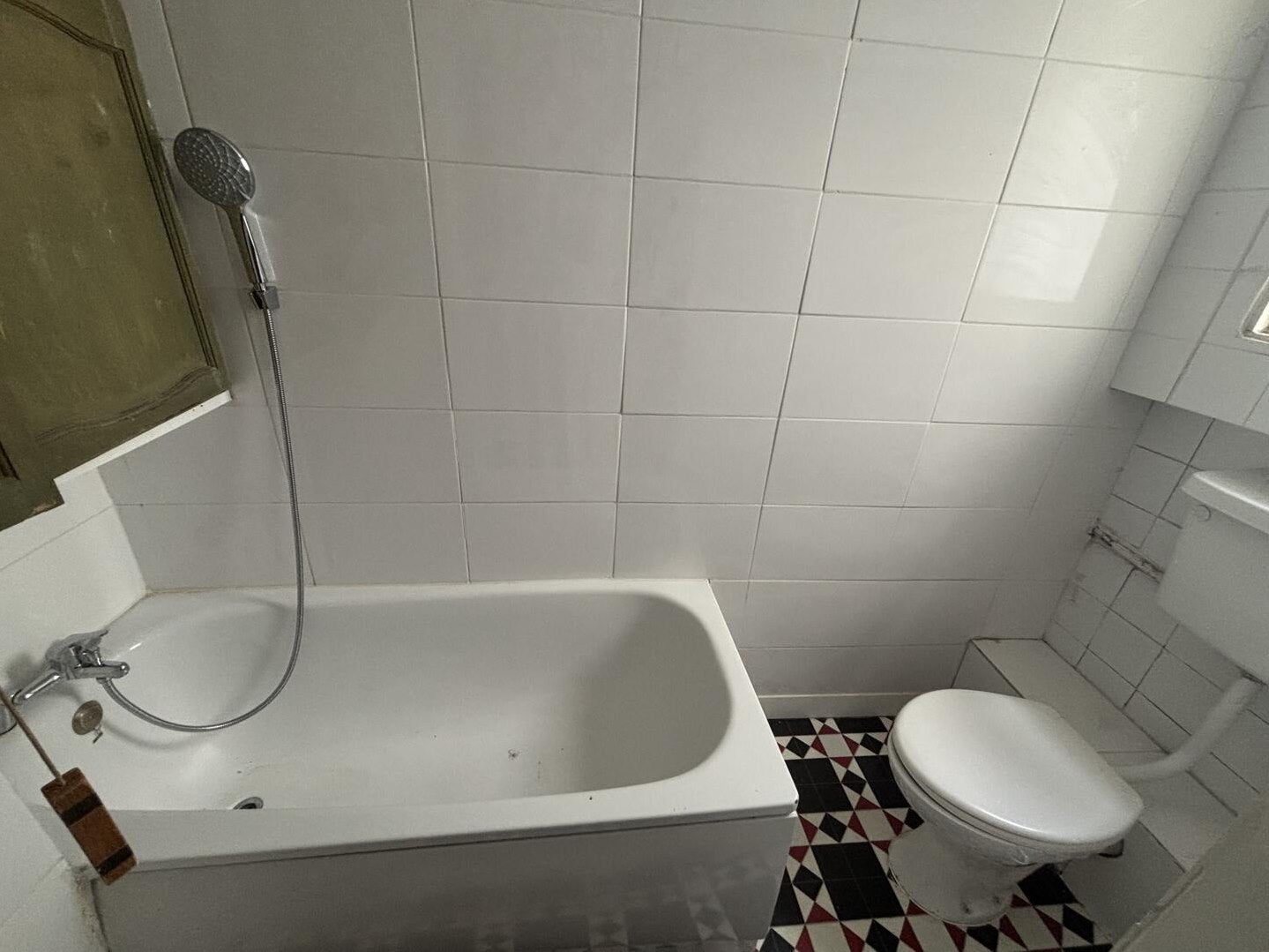 Flat Selhurst Road in Greater London