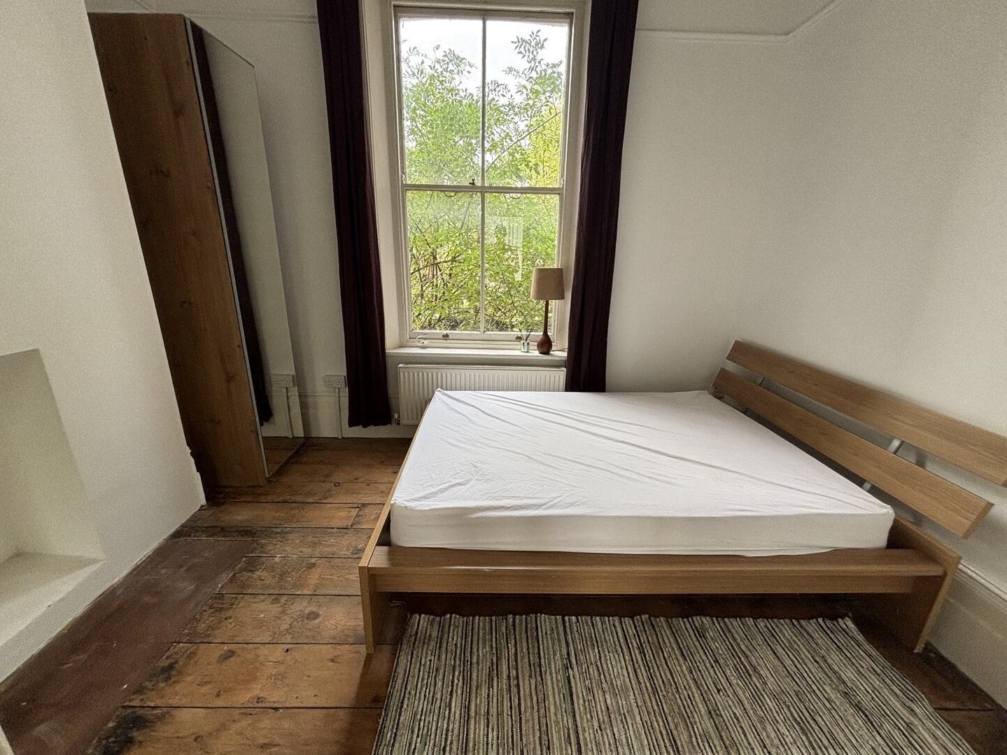 Flat Selhurst Road in Greater London