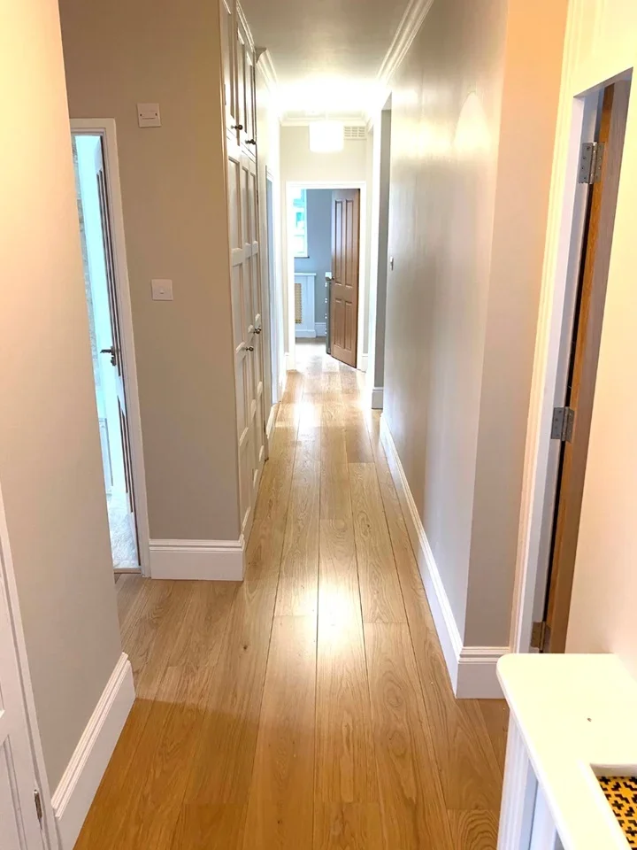 Flat Luscombe Way in Greater London