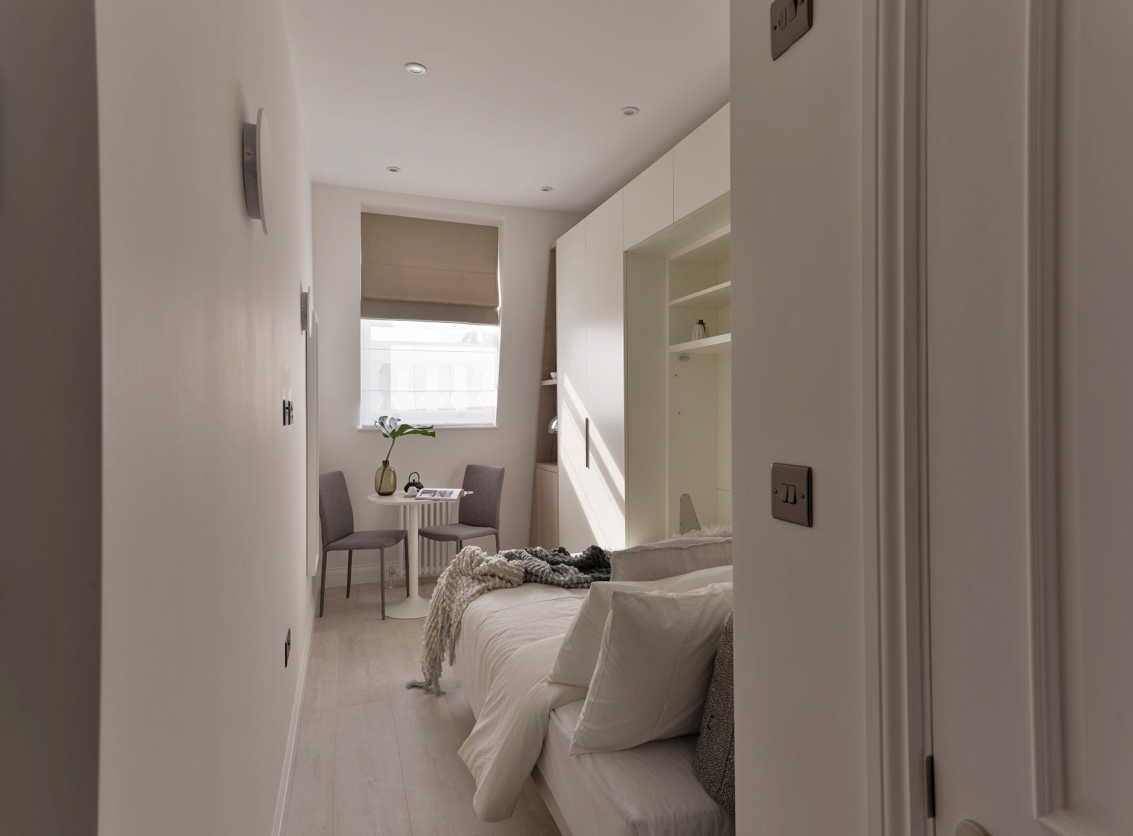 Flat Linden Gardens in Greater London
