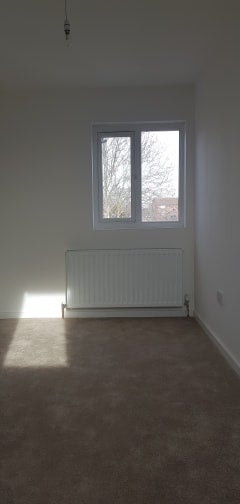 Flat Vaughan Road in Greater London